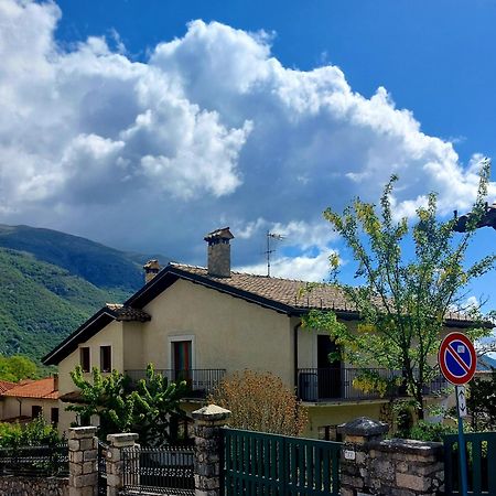 A Due Passi Dai Lupi Villa Civitella Alfedena Eksteriør bilde