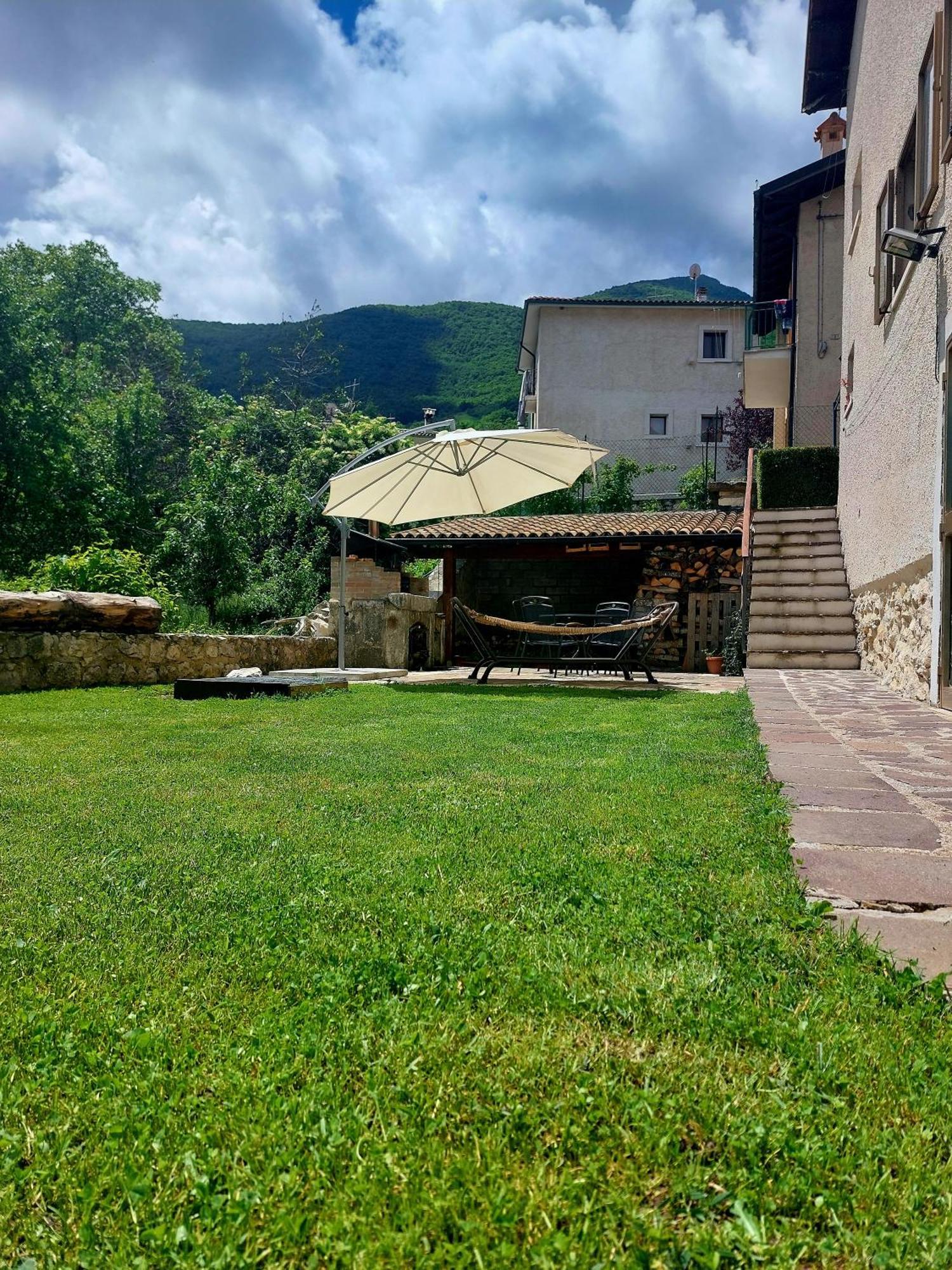 A Due Passi Dai Lupi Villa Civitella Alfedena Eksteriør bilde